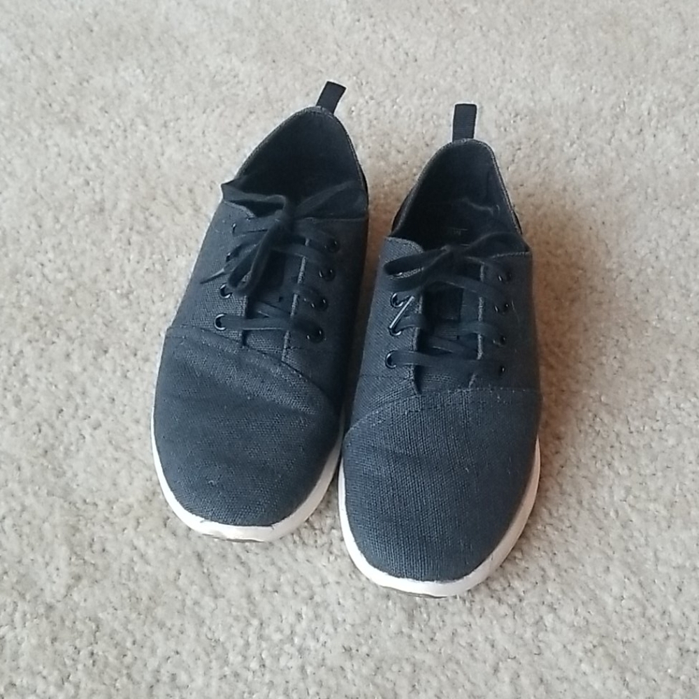 Mens Toms